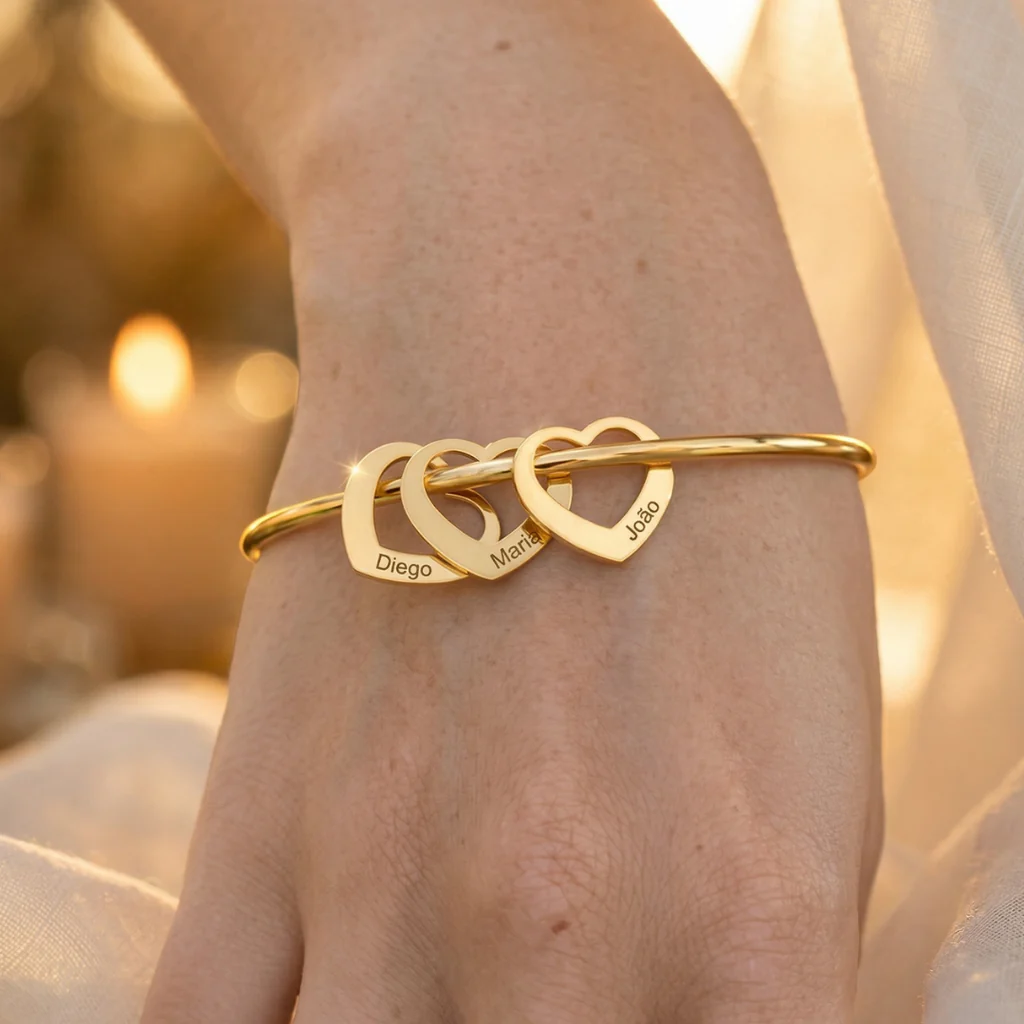 Pulseira Coração de Mãe Personalizável com Nomes - Grave o nome da sua família